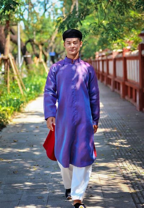 Sao Vi T M T M Tr Kh Ng Ng Tu I Huy N Lizzie T O B O V I Bikini