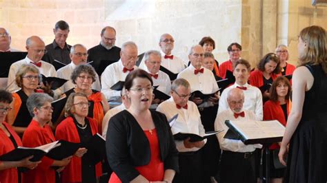 Superbes Chœurs De Chorales à Léglise