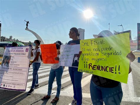 Concluye el bloqueo en la Costera de familiares de dos jóvenes