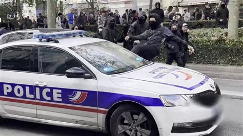 Voiture De Police Attaquée Les Images Complètes De La Scène Cnews