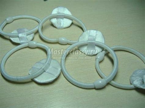 Канзаши. Резинки для волос «Снежинки». Мастер-класс с пошаговыми фото