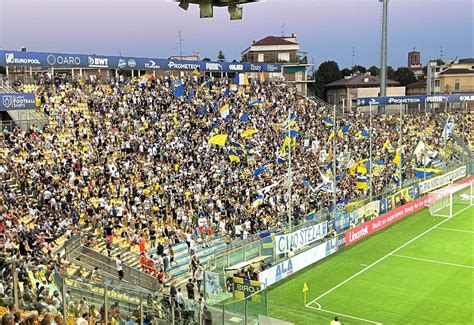 Giotto Dibondon Copertina Lo Stesso Capienza Stadio Tardini Di Parma