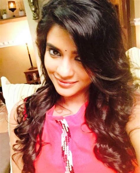 Aishwarya Rajesh Hot Photos Beautiful Wallpaper HD Pics New Images