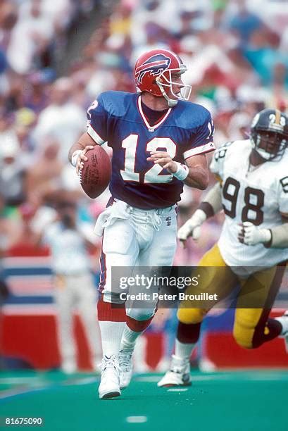 Jim Kelly Bills Photos And Premium High Res Pictures Getty Images