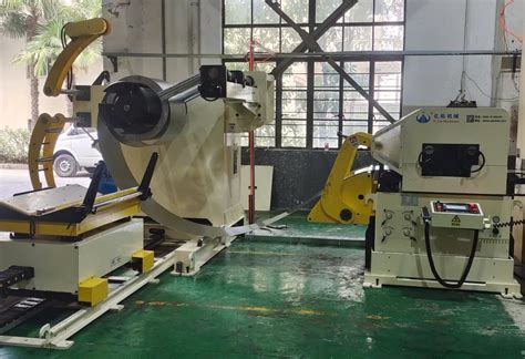 In Compact Servo Roll Feeder With Decoiler Straightener And