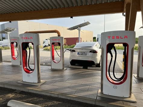 Nur Heute Kostenlos Am Tesla Supercharger E Auto Laden Auch F R