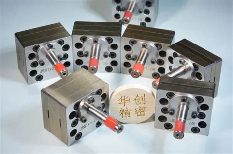 High Viscosity Polyurethane Silicone Metering Gear Pump For Epoxy Resin Hot Melt Glue Dosing