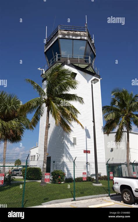 Small Airport Control Tower Hi Res Stock Photography And Images Alamy