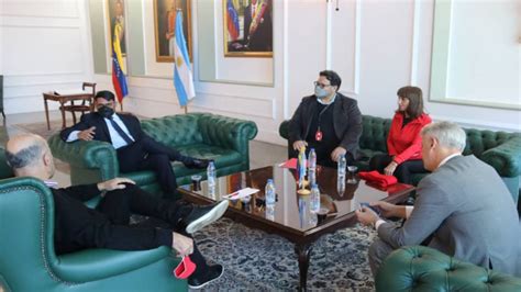 Cancillería recibe a nuevo embajador de Argentina en Venezuela