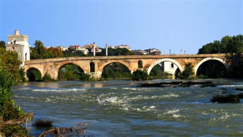 El Puente Milvio En Roma El Primero Con Candados Del Amor