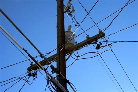 Proponen Ley Para Que Sea Retirado El Cableado A Reo De Telefon A E