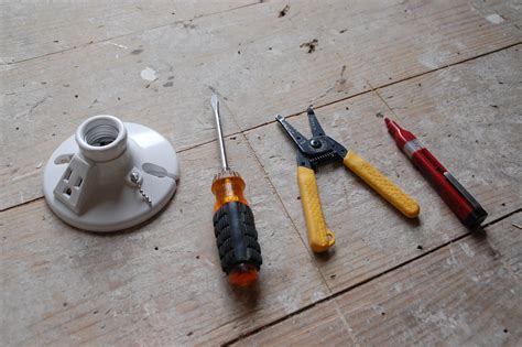 how to install a light fixture 2