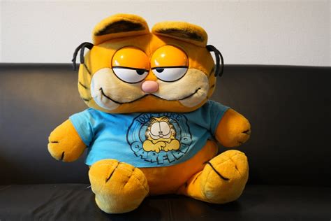 Vintage Plush Garfield 27 5 Inches From 1978 1981 Xl Garfield Plush