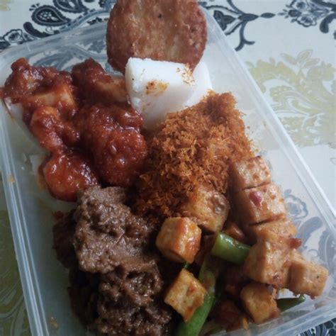 Lontong Kering Set Food Drinks Local Eats On Carousell