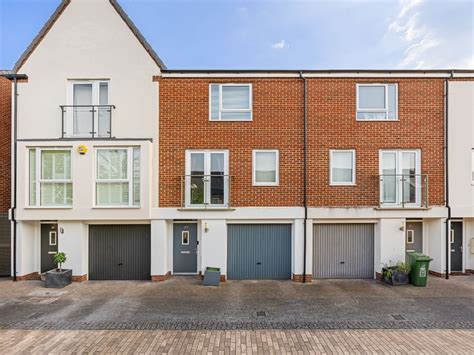 3 Bed Terraced House For Sale In Alcock Crescent Crayford Dartford