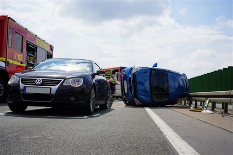 Unfall Auf Der A2 Verursacht Verkehrschaos In Oerlinghausen Lokale