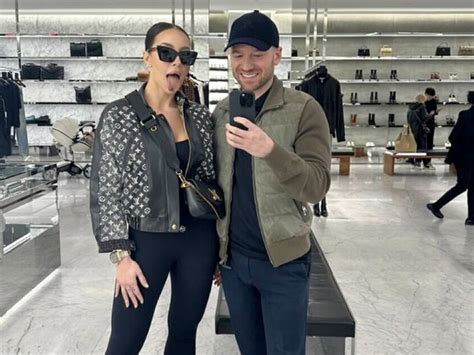 Hot Ones Host Sean Evans Dating Porn Star Melissa Stratton