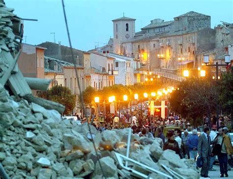 Il Terremoto In Molise 15 Anni Fa Il Post