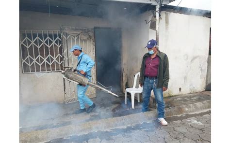 Brigadas De Salud Abatizan Y Fumigan Viviendas En Villa Vallarta