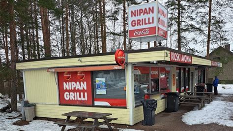 Testissä Kouvolalainen legenda Nipan Grilli isot makkaraperunat YouTube