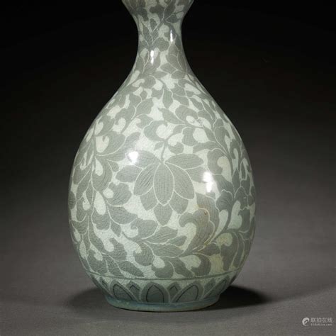 Bidlive Korean Porcelain Celadon Glazed Double Gourd Vase