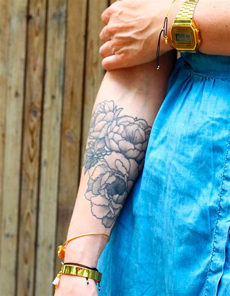 Tatouage Fleur Sur Le Bras 20 Tatouages Fleuris Qui Font Envie Elle