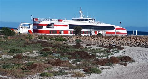 solve searoad ferry  wallaroo jigsaw puzzle    pieces