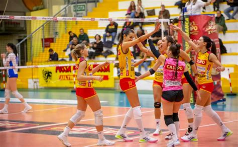 Volley Femminile La Tonno Callipo Chiude Il 2023 Con Lundicesima Vittoria