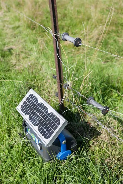 5 Best Solar Fence Chargers Their Review Buying Guide