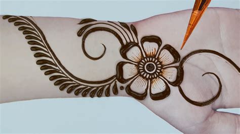 Best Simple Mehndi Designs For Hands - WoodsLima