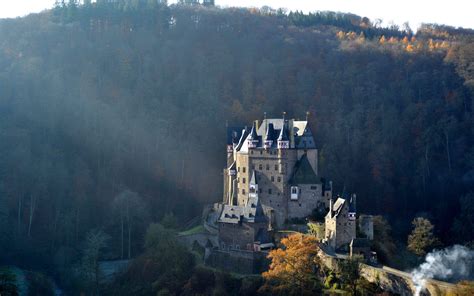 13 Medieval Castles to Visit for Incredible History and Architecture