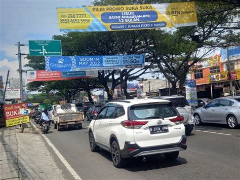 Urai Kemacetan Di Jalan Transyogi Mulai Besok Ada Uji Rekayasa Lalin