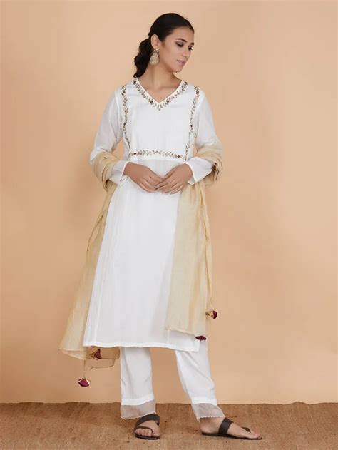 Off White Hand Embroidered Cotton Silk Kurta With Pants And Cream