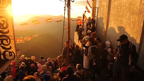 Tips To Climb The Mysterious Adams Peak Ayu In The Wild