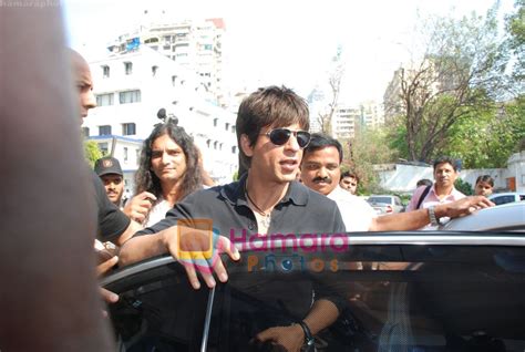 Shahrukh Khan Arrives For His Surgery In Breach Candy Hospital Mumbai On 16th Feb 2009 Shah