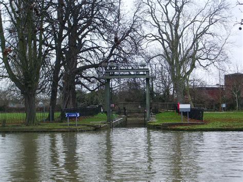 The River Great Ouse Bedford Lock © Alexander P Kapp Geograph