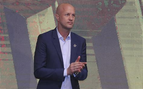 Ecuador hires Jordi Cruyff as national team coach