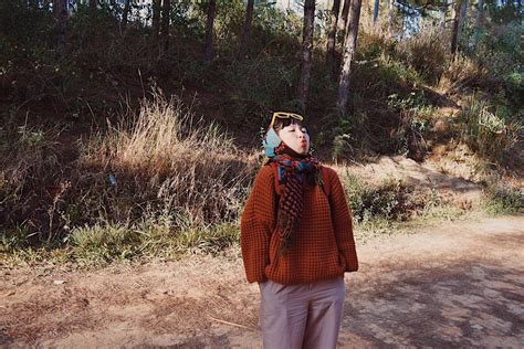 Diện bikini khoe dáng Trang Hý vẫn không bỏ được thần thái lầy lội của mình