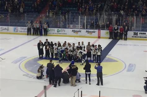 New Canadians Take Citizenship Oath At Blades Game Ckom