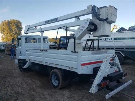 Camion Hidroelevador Marca Mercedes Benz Modelo 712C Agrofy