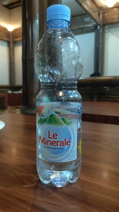 Le Minerale editorial image. Image of brand, bottled - 265659455