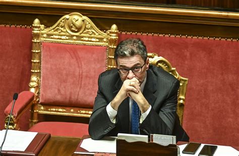 Se Pure Giorgetti Lascia Il Cerino Del Mes In Mano Al Ministro Dell