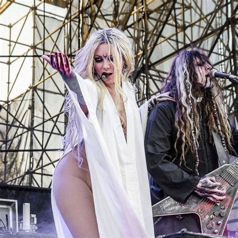 Pin By Dave Canistro On Musicians Maria Brink Heavy Metal Girl