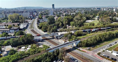 Remonty i korki w Krakowie Znów zatkają Mogilską przez remont wiaduktu