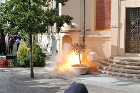 Sot protesta e opozitës policia me plan masash Konica al