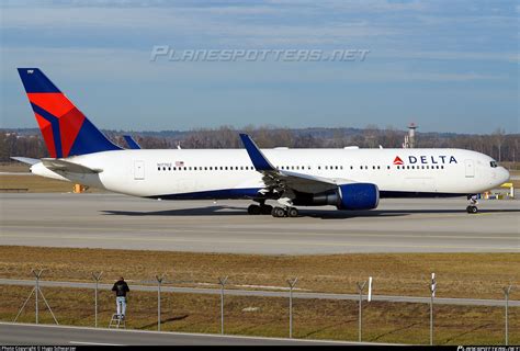 N Dz Delta Air Lines Boeing Er Wl Photo By Hugo Schwarzer