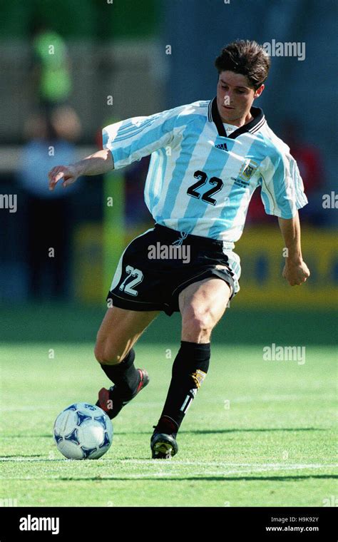 JAVIER ZANETTI ARGENTINA & INTER MILAN FC 04 July 1998 Stock Photo - Alamy