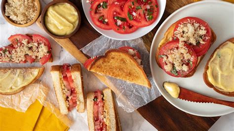 Best Southern Tomato Sandwich Recipe