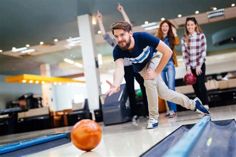 12 Striking Alleys For Bowling In London