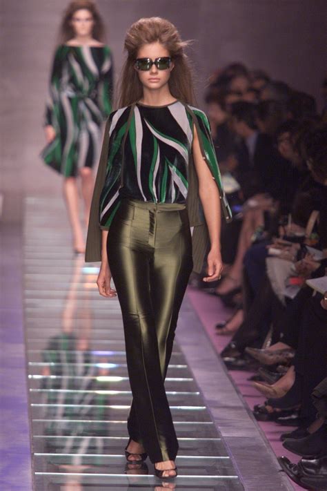 Flashback To Versace Fall Ready To Wear Collection Vintage Runway